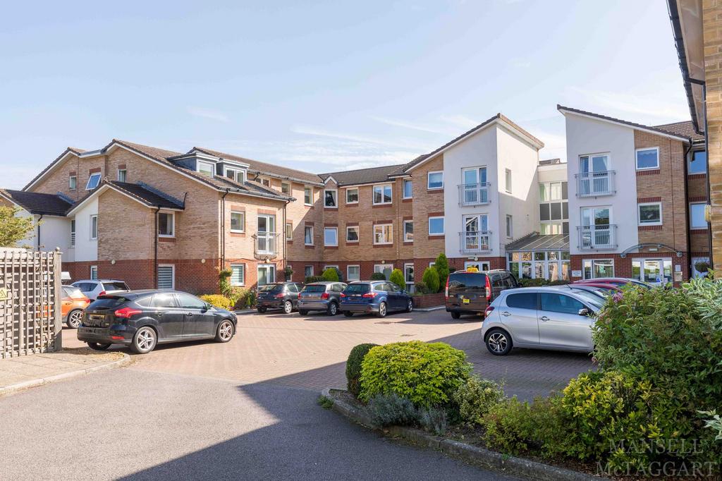 Crawley, Crawley RH11 2 bed retirement property for sale £230,000