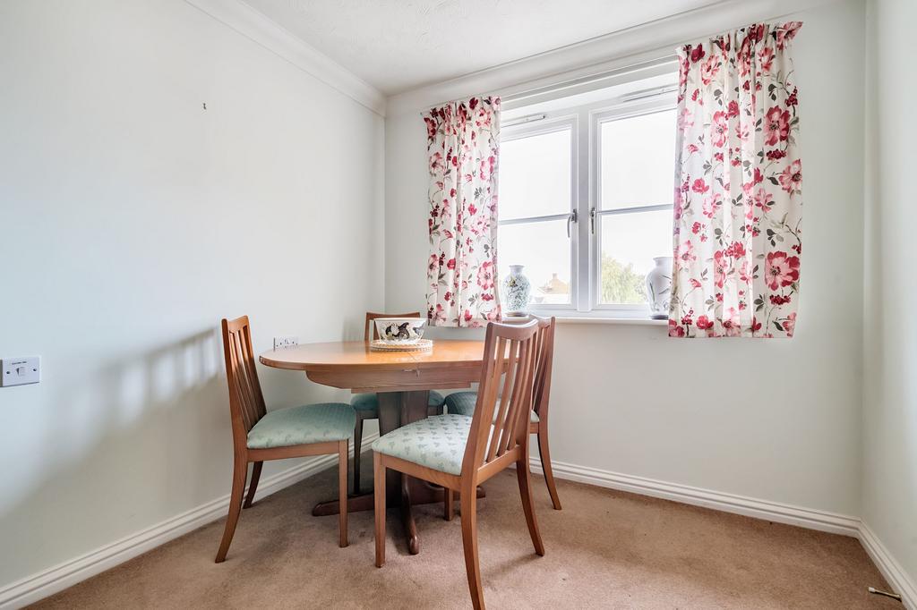 Dining Area (1)