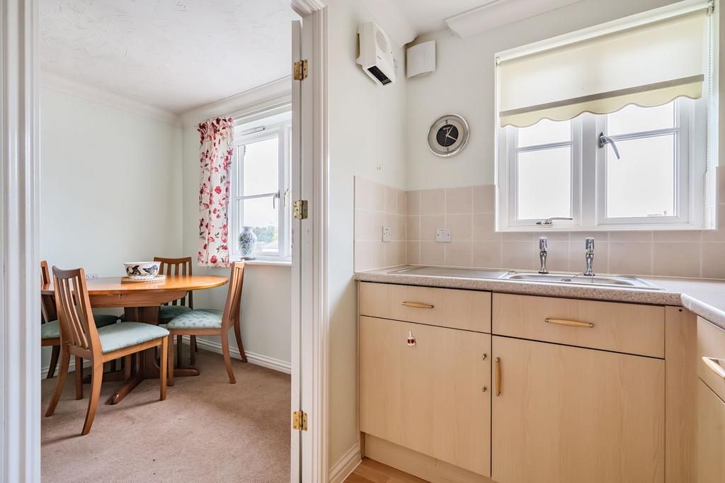 Kitchen (2)
