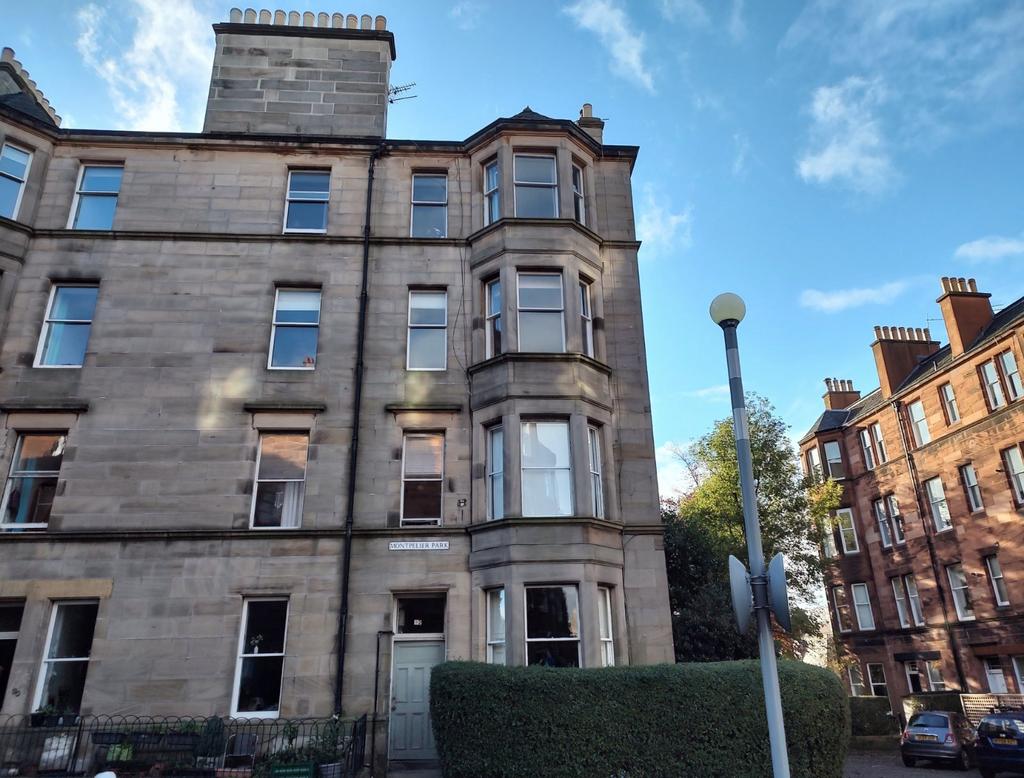 Montpelier Park, Edinburgh... 2 bed property £1,550 pcm (£358 pw)