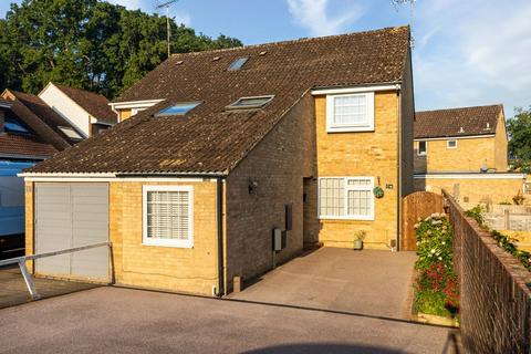 16 Windsor Close, Crawley, RH11 9PA