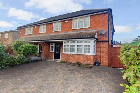 4 bedroom semi-detached house for sale - Edwards Avenue, Ruislip, HA4
