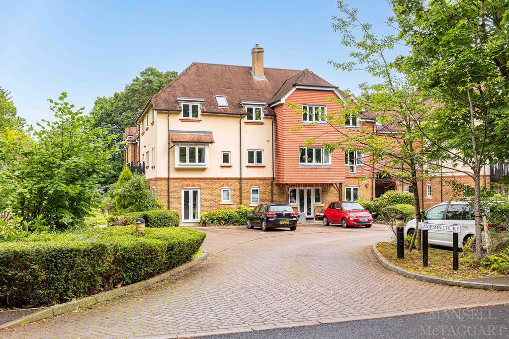 Lampson Court Copthorne Common Road, Crawley RH10 2 bed apartment for