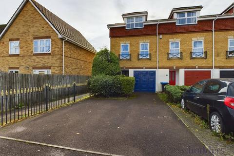 3 bedroom end of terrace house to rent, Clarendon Gate, Ottershaw, Surrey, KT16