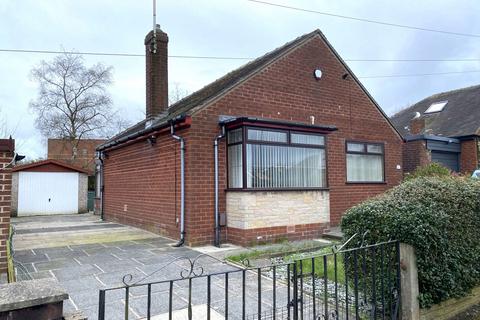 2 bedroom detached bungalow for sale, 15 Highlands Road, Shaw