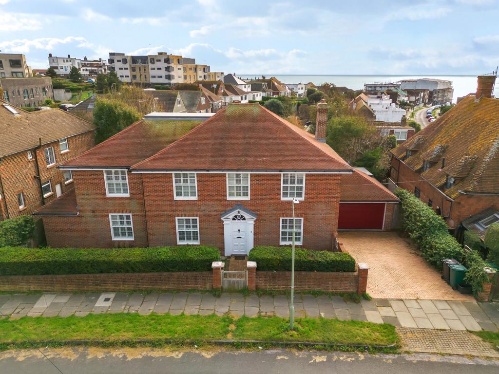 Linchmere Avenue, Saltdean, Brighton, East Sussex, BN2 6 bed detached house for sale £1,200,000
