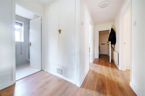 2 bedroom flat for sale, Rydens Road, Walton-On-Thames, KT12