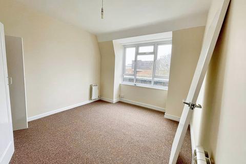 2 bedroom flat to rent, Terminus Road, Eastbourne BN21