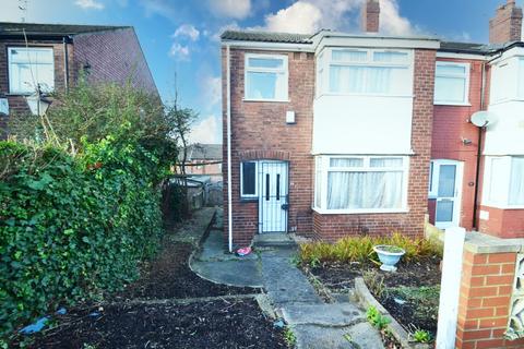 3 bedroom end of terrace house to rent, Kelso Gardens, Hyde Park, Leeds, LS2