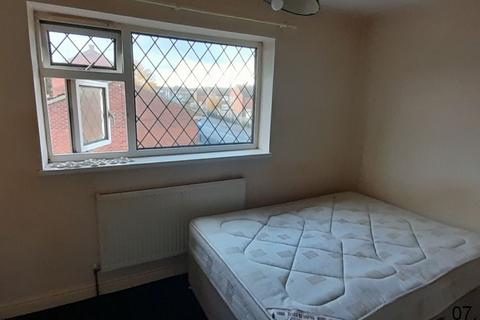 1 bedroom in a house share to rent, Normanton, WF6