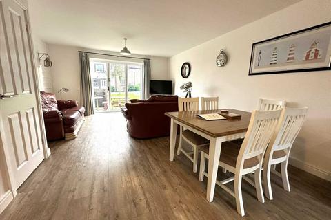 2 bedroom house for sale, Trinity Way, The Bay, Filey