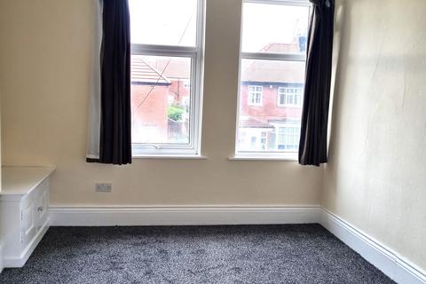 2 bedroom flat to rent, Warwick Terrace, Silksworth, Sunderland, SR3