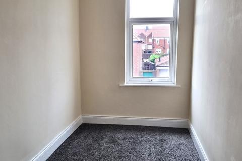 2 bedroom flat to rent, Warwick Terrace, Silksworth, Sunderland, SR3