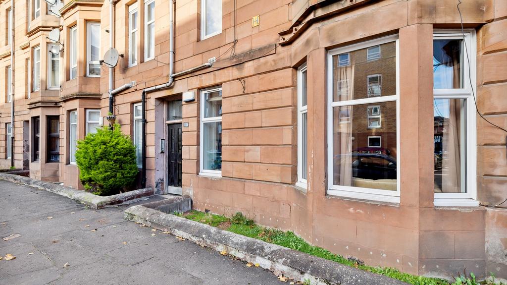 Cathcart Road, Flat 0/2, Cathcart, Glasgow, G42 9EZ 2 bed flat for sale