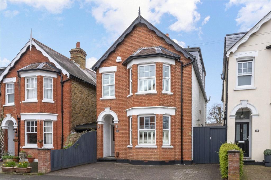 Kings Road, WaltononThames, Surrey... 4 bed detached house for sale