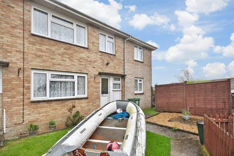 5 bedroom end of terrace house for sale, Solent Gardens, Freshwater, Isle of Wight