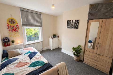 4 bedroom terraced house to rent, East Avenue, Oxford, Oxfordshire, OX4