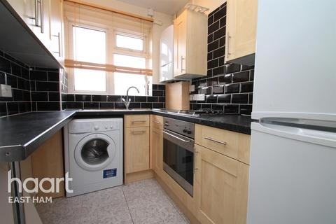 1 bedroom flat to rent, Killip Close- Canning Town - E16