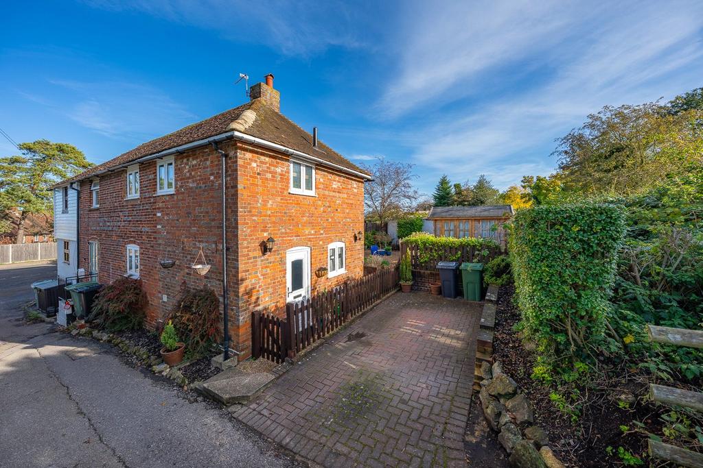 Kettle Lane, Maidstone, East Farleigh, ME15 2 bed end of terrace house