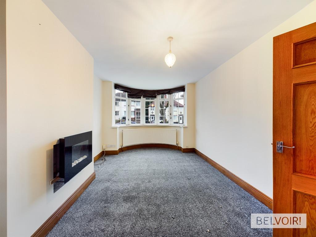 Gleneagles Road, Yardley, Birmingham... 3 bed flat £1,100 pcm (£254 pw)