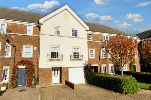 4 bedroom townhouse to rent, Cleeve Court, Kings Hill ME19