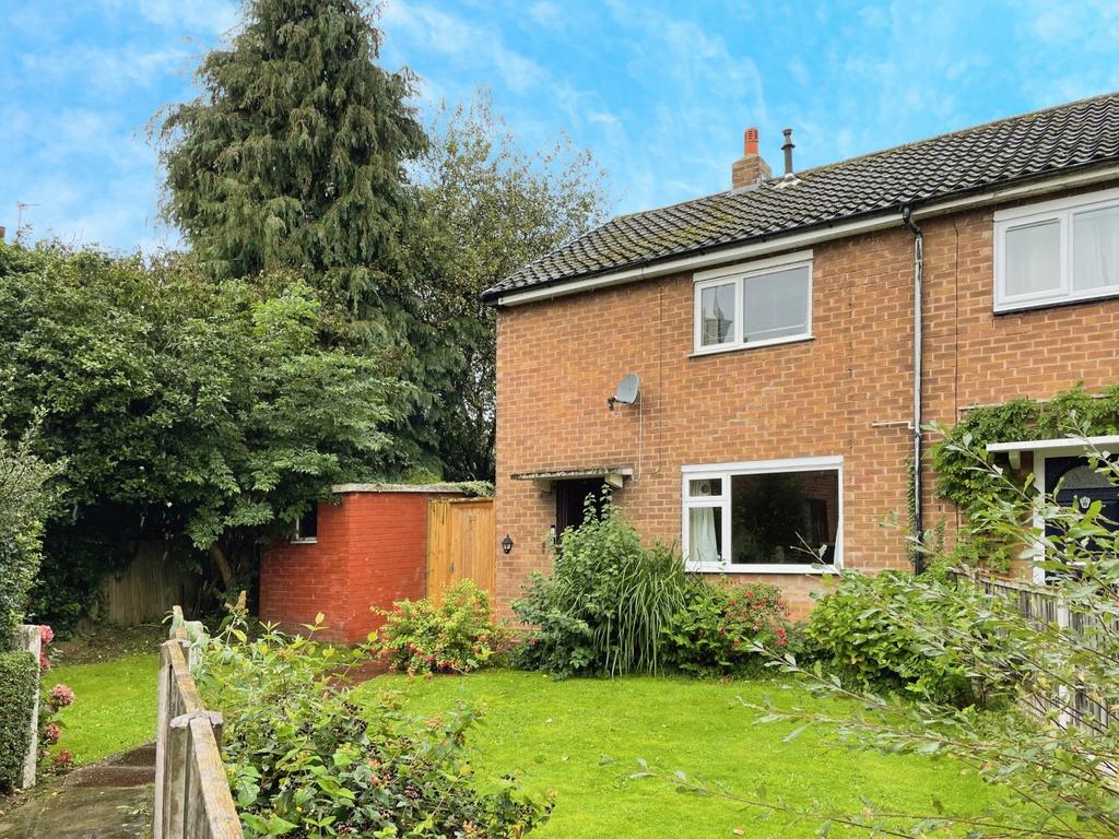 Ballater Crescent, Vicars Cross, Chester, CH3 3 bed end of terrace