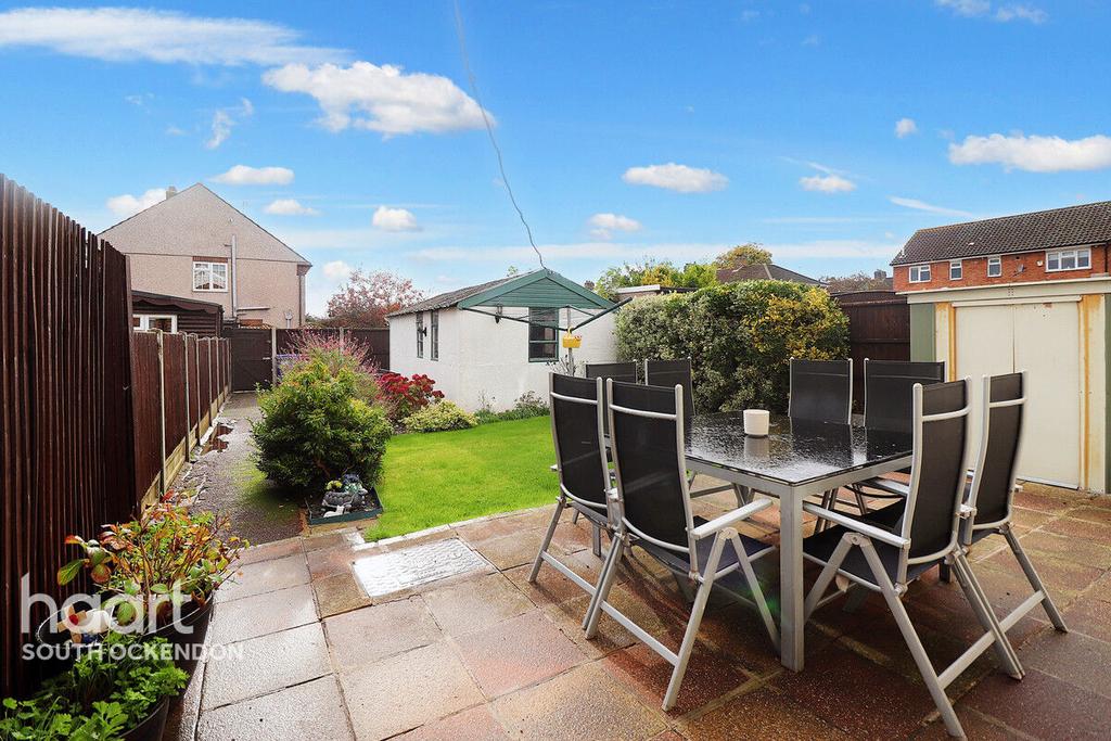 Dacre Crescent, Aveley 3 bed terraced house for sale £375,000