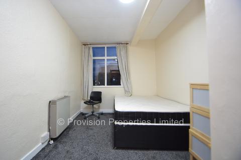 2 bedroom flat to rent, Cliff Road, Woodhouse LS6