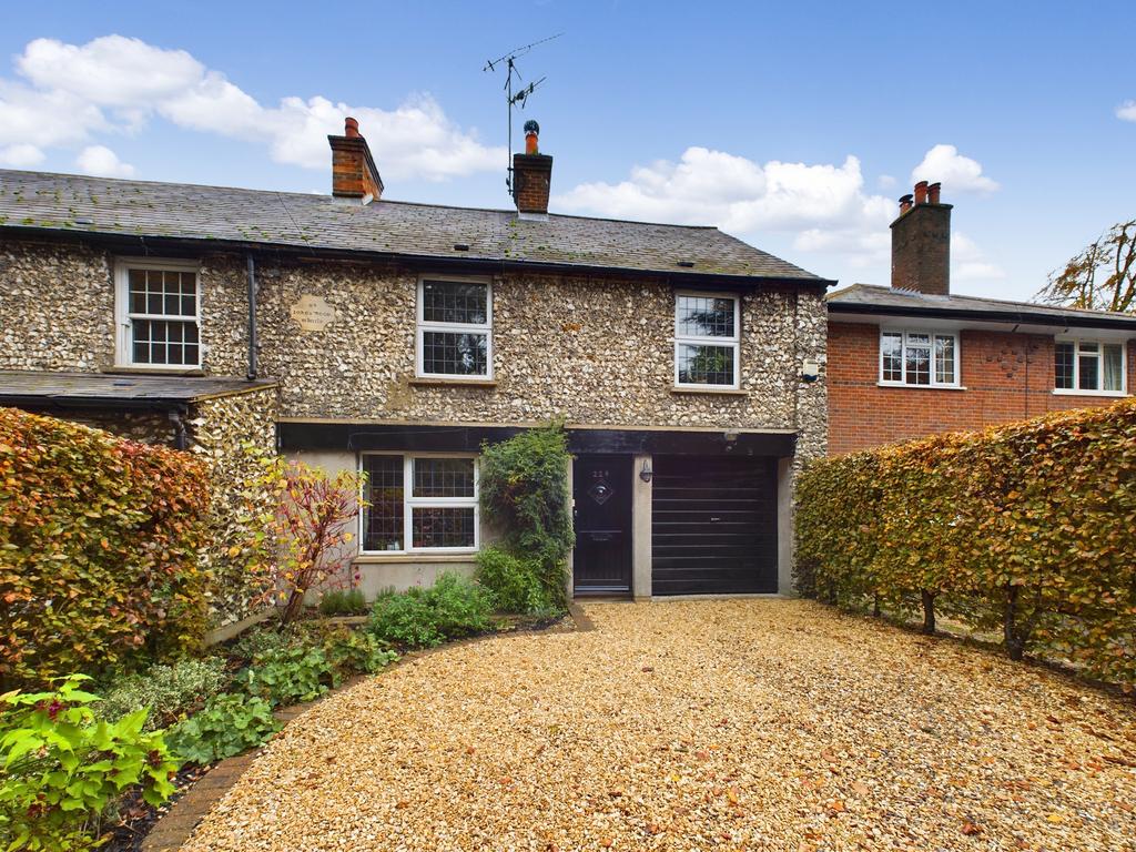 Amersham Road, Hazlemere 5 bed semidetached house for sale £550,000