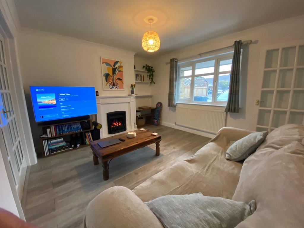 Rossington Avenue, Borehamwood, WD6 3 bed terraced house £475,000
