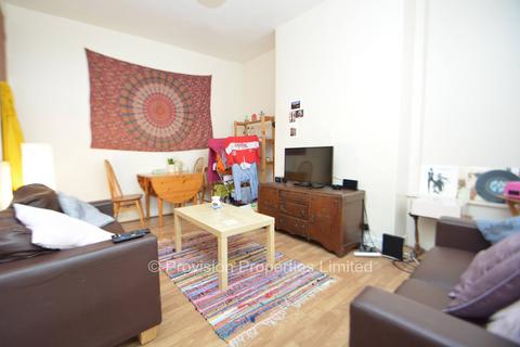 2 bedroom terraced house to rent, Harold Place, Hyde Park LS6