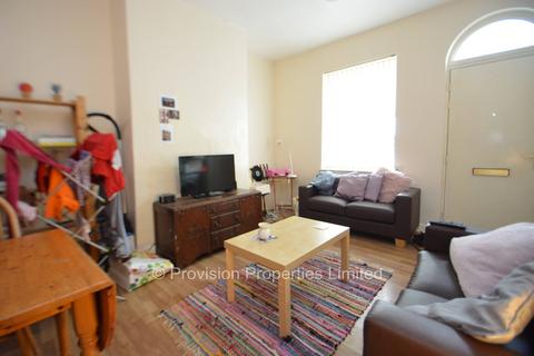 2 bedroom terraced house to rent, Harold Place, Hyde Park LS6