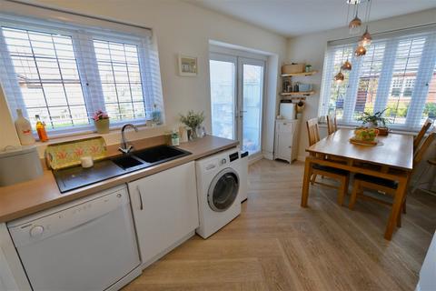 3 bedroom detached house for sale - Taylor Gardens , Evesham, WR11 2BD