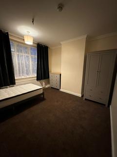 1 bedroom in a house share to rent - Kingsley Road, Hounslow TW3
