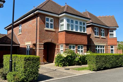 4 bedroom detached house for sale, 21 Queen Elizabeth Crescent, Beaconsfield HP9