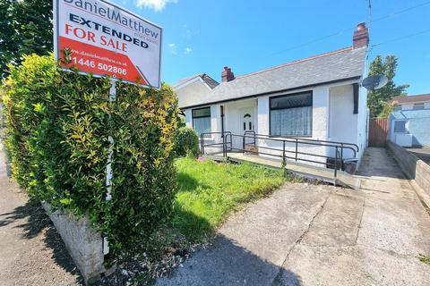 2 bedroom detached bungalow for sale, Coldbrook Road East, Barry, The Vale Of Glamorgan. CF63 1NF