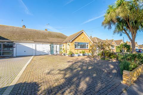 163 Maplin Way, Southend-on-sea, SS1 3NE