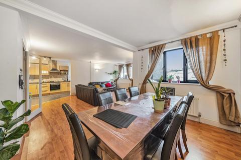 2 bedroom flat for sale, Hulme Place, London