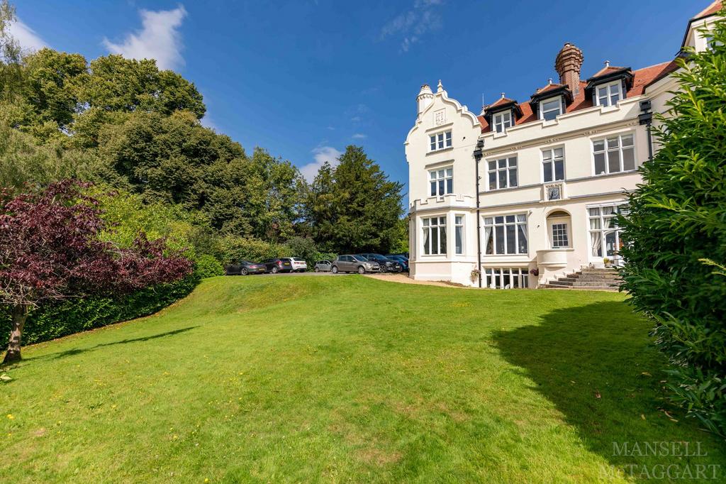 The Abbey Hammerwood Road, East Grinstead RH19 1 bed ground floor flat for sale £220,000