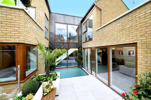 4 bedroom detached house for sale, Bishops Road, Highgate