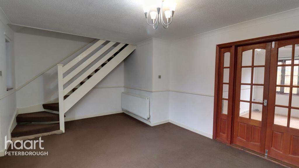 Walton Park, Peterborough 3 bed semidetached house for sale £210,000