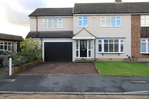 8 Blenheim Close, Upminster, RM14 1SH