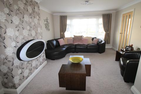 8 Blenheim Close, Upminster, RM14 1SH