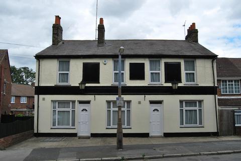 3 bedroom house to rent, Medway Road, Gillingham
