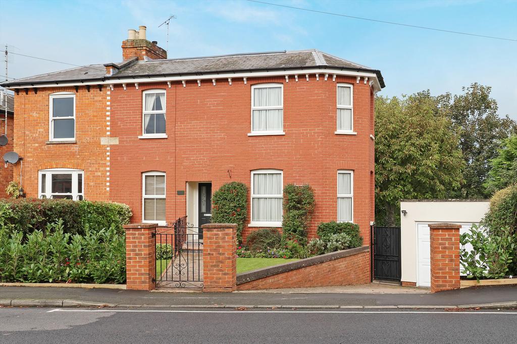 Moorend Road, Cheltenham, Gloucestershire, GL53 4 bed semidetached