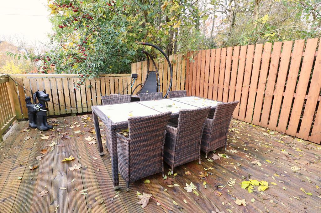 Upper decking 2