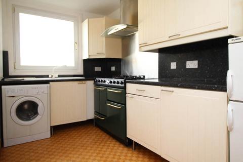 2 bedroom flat to rent, 39B James Street, Helensburgh, G84 8XF