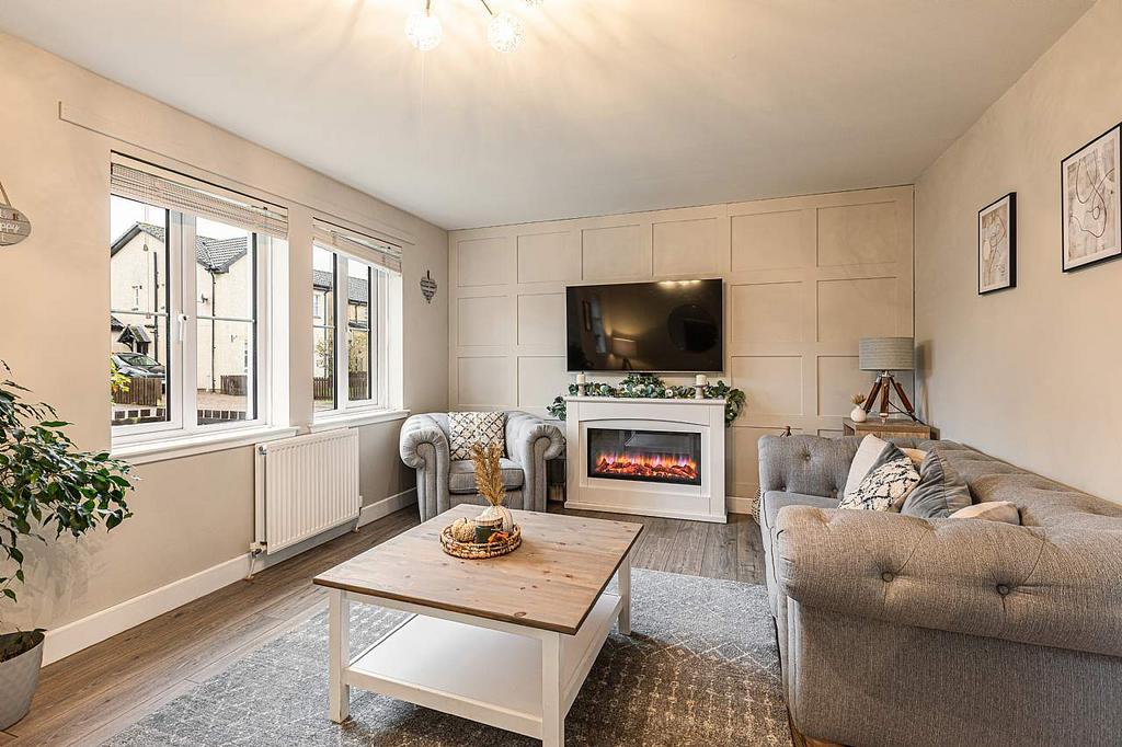 64 Wallaceneuk, Kelso TD5 8BF 4 bed detached house £300,000