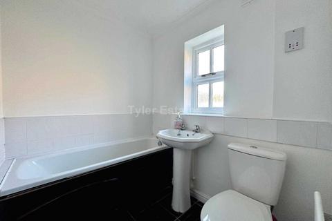 10 Bramble Tye, Laindon, Basildon, SS15 5GS