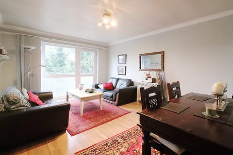 2 bedroom flat for sale, Warwick Court, 47 Park Hill Road, Bromley, BR2